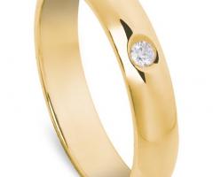 Fede classica in oro giallo con diamante