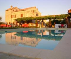 La piscina della location - Oasi Biologica Agriturismo