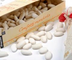 Confetti alla mandorla.