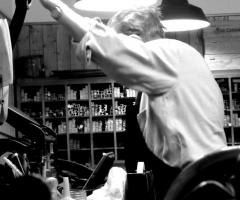 La delicatezza del gesto per avere un prodotto di
grande qualità - Daniele Milani tipografo