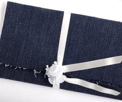 Partecipazione realizzata in Jeans e decorata con nastri e fiori; personalizzabile!
Meraviglie