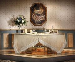 allestimento tavolo degli sposi