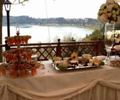 Tavolo del buffet di nozze