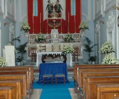 Addobbi in blu per la chiesa