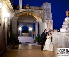 Grisalvo Fotografia - Due sposi nella location scelta per le nozze