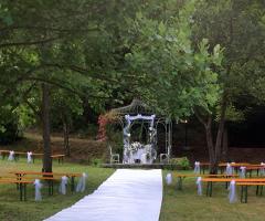 Celebrazione di nozze nel giardino