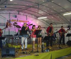 La band G&P Music Solutions durante una serata