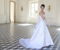 Abito in mikado di seta con corpetto ricamato - Modello Giamaica