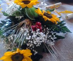 Centrotavola realizzato con girasoli