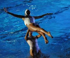 Nuoto sincronizzato per il matrimonio