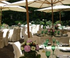 Tavoli per il matrimonio all'aperto