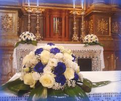 Chiesa in blu e bianco - Clorofilla Fiorista