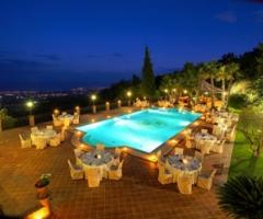 Ricevimento nuziale a bordo piscina