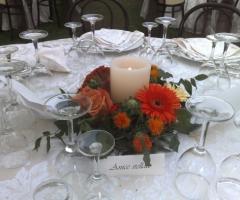 Centratavola con fiori per il matrimonio