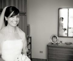 Sposa a casa con bouquet