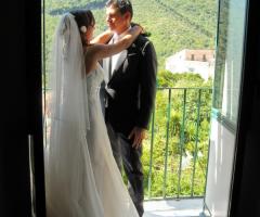 L'abbraccio degli sposi