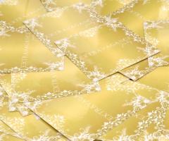 Inviti per una festa con tema principale il colore oro