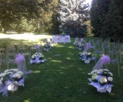 Cerimonia di nozze in lilla