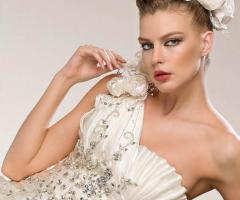 Elegante e prezioso corpetto ricamato con perle e swaroski -  Victoria Paradise Spose