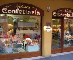 Nobilita di Aggio Silvia - L'esterno del negozio