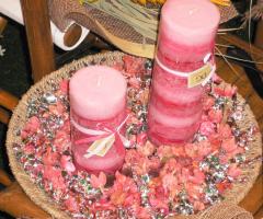 Addobbo floreale con candele per le nozze