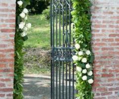 Composizione floreale ad arco - Fioristi in Albaro di Pittaluga Zunino