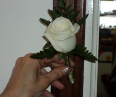 Decorazione per occhiello. Maccabruni Antonella