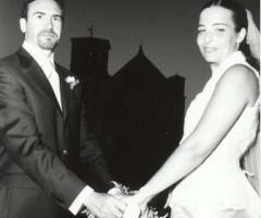 Sposi mano nella mano