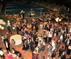 Un ricevimento a bordo piscina