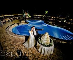 Villa Menelao - Il taglio della torta a bordo piscina