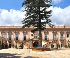 Villa Bonocore Maletto - Veduta della corte interna della villa