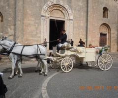 Gli sposi in carrozza d'epoca