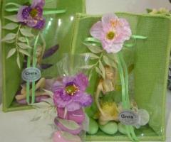 Bomboniere fate con confetti e sacchettino per il matrimonio