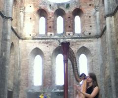 Musica darpa a San Galgano - Eleonora Pellegrini