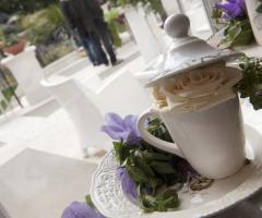 Dettaglio dell'allestimento floreale di nozze