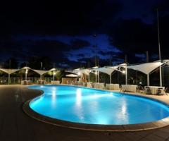 Piscina illuminata - Villa Orchidea