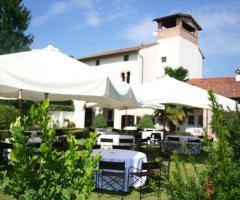 Tavoli per l'aperitivo di nozze