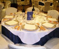 Dettaglio di un tavolo apparecchiato