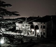 Antica cascina della Tenuta Coffele di notte