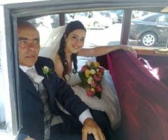 Bouquet di rose colorate per la sposa