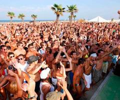 Addio al celibato in spiaggia