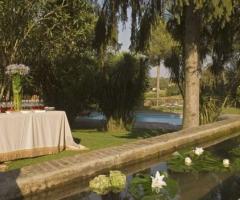 Ricevimento di matrimonio in giardino