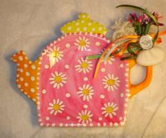 Vassoio a forma di teiera realizzato a mano