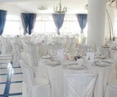 Tavoli per gli invitati al matrimonio