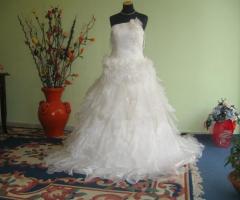 Abiti da sposa e vestiti per ricevimenti di Scintillio Sposa a Siracusa