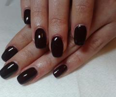 Allungamento in gel square angoli arrotondati monocolore - Mia Nail Artist