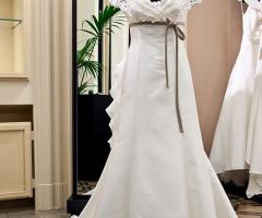 Abito da sposa con cinta alta