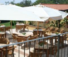 Terrazzo dell'agriturismo per il matrimonio