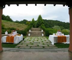Delizioso aperitivo al portico delle Scuderie Ducali