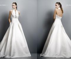 Vestito per la sposa con scollo all'americana e tasche